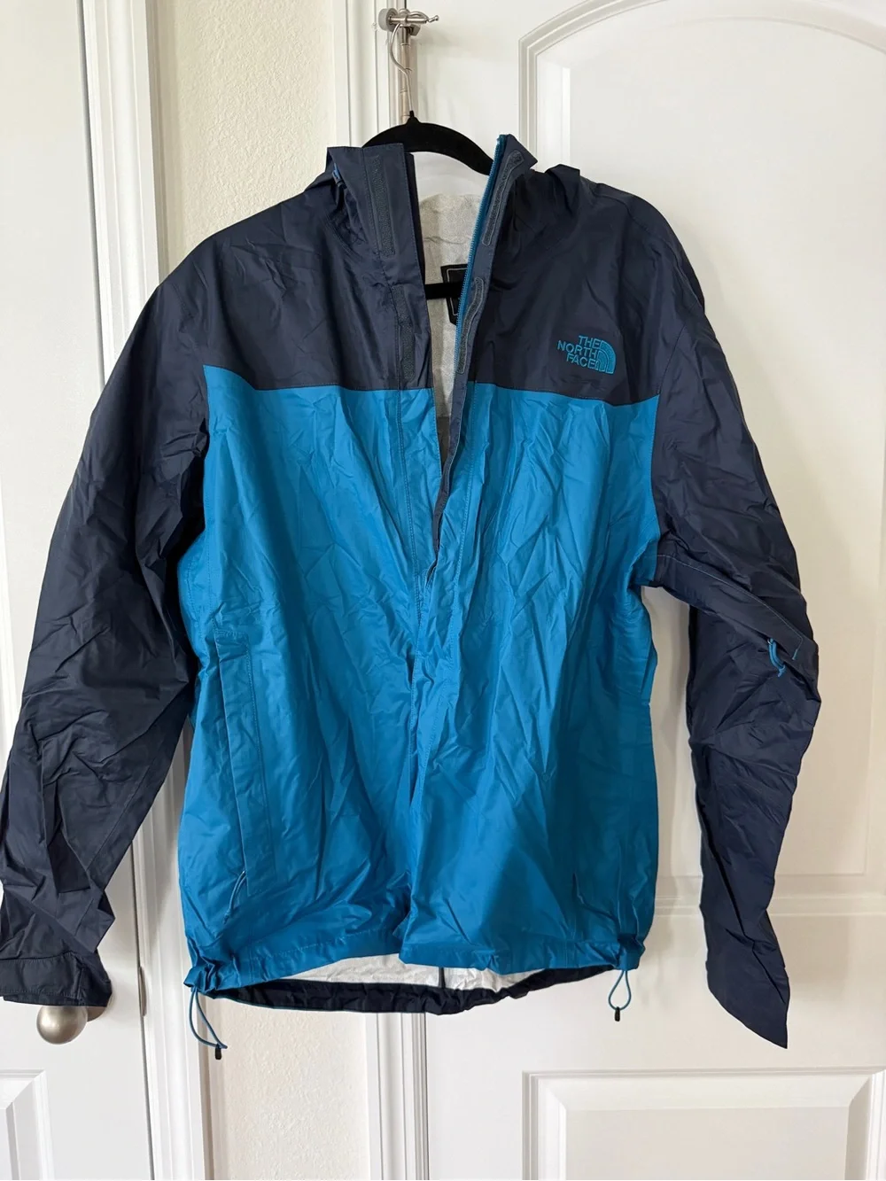 The North Face Venture 2 Men's Two-Tone Teal and Navy Hooded Rain Jacket